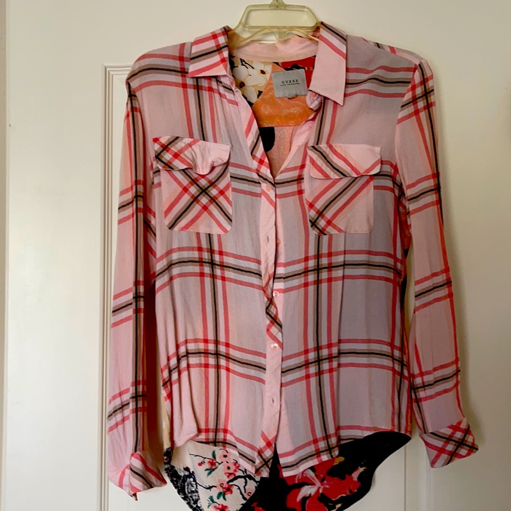 Beautiful pink plaid button up💕🌸